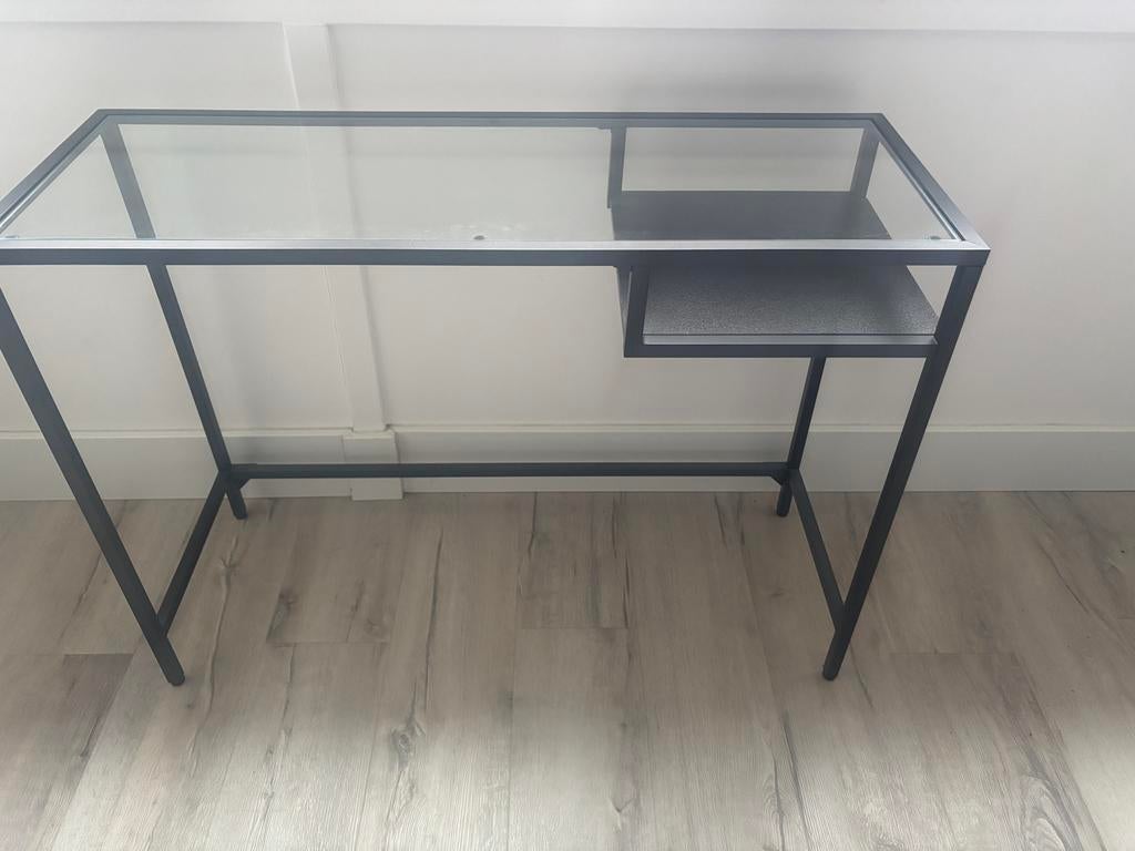 Zwart bureau / laptop tafel Vittsjö Ikea, Ophalen, Gebruikt