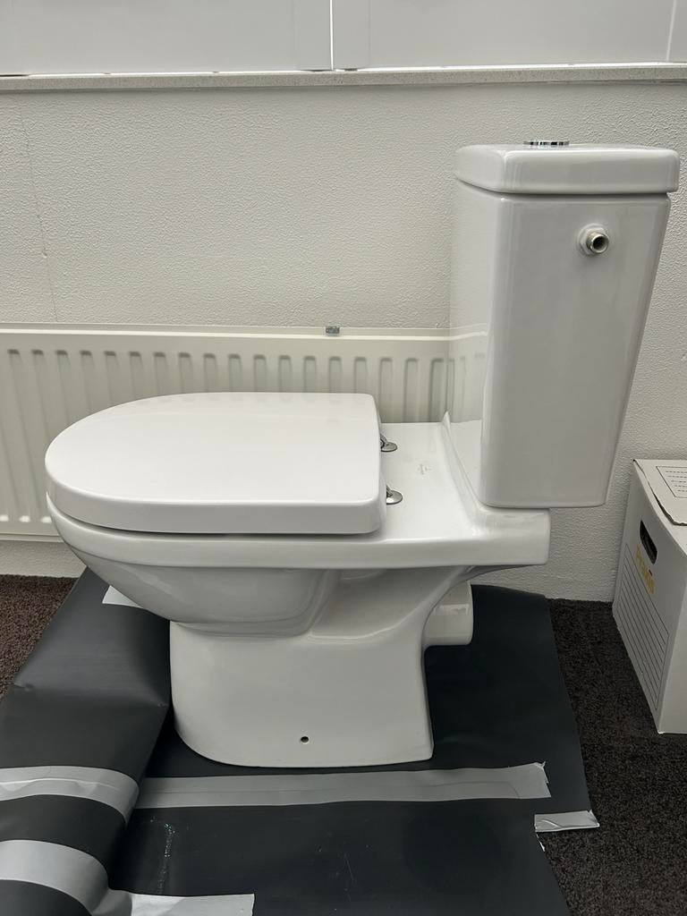 Toiletpot v&b o’novo duoblok (staand model), Doe-het-zelf en Verbouw, Sanitair, Ophalen, Zo goed als nieuw, Toilet