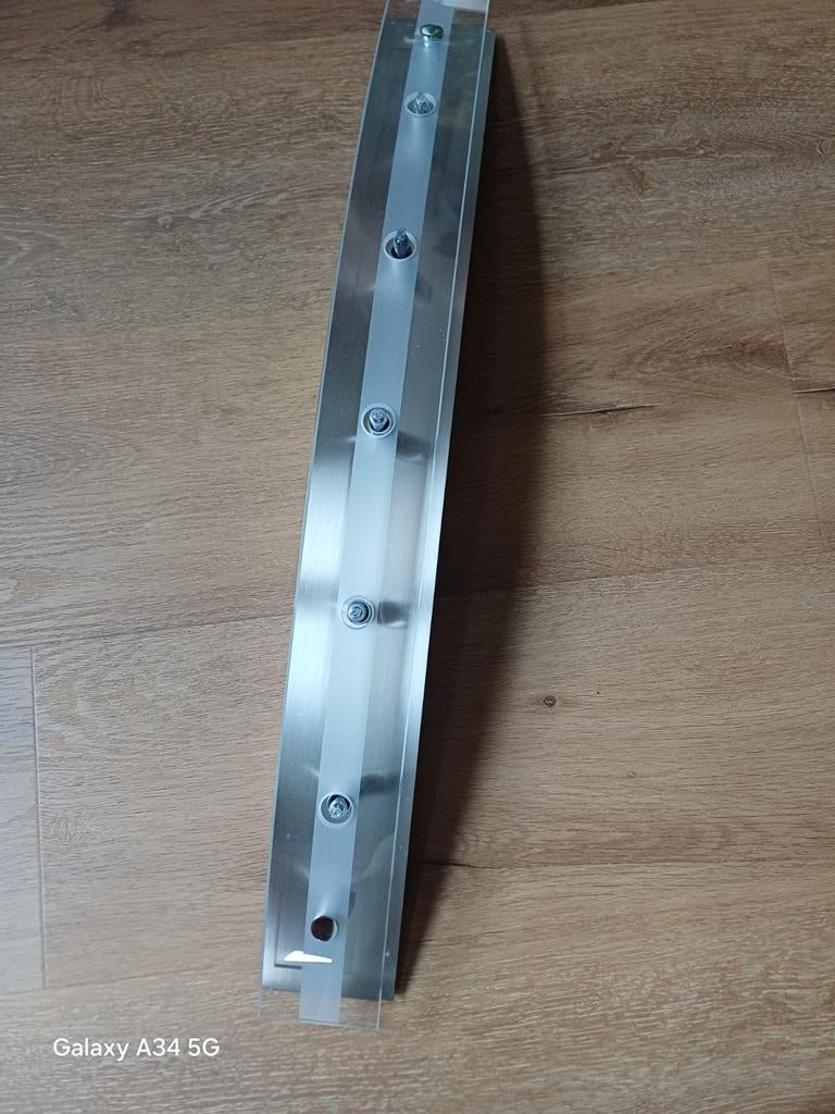 Zilverkleurige wandlamp met kunststof accenten, Ophalen