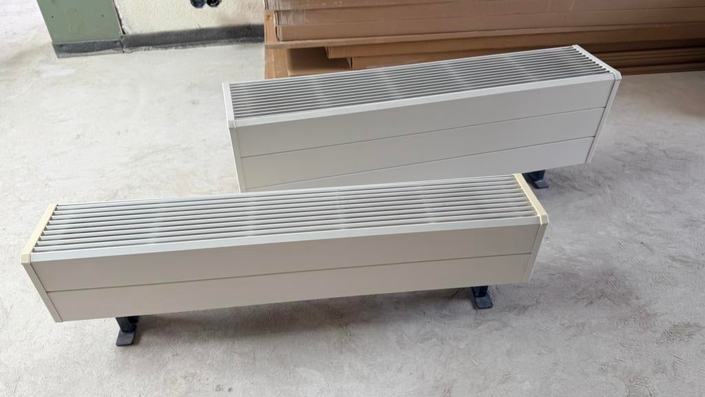 Twee Jaga convector radiatoren, Ophalen, 30 tot 80 cm, Gebruikt, Radiator