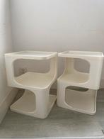 2 kunststof space-age bijzettafeltjes / nachtkastjes, 45 tot 60 cm, Gebruikt, Vierkant, Ophalen of Verzenden