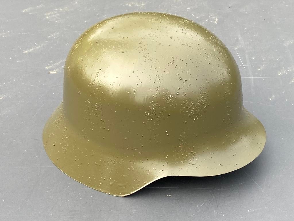 Plastic Duitse helm, bekend biermerk., Verzenden, Duitsland, Helm of Baret