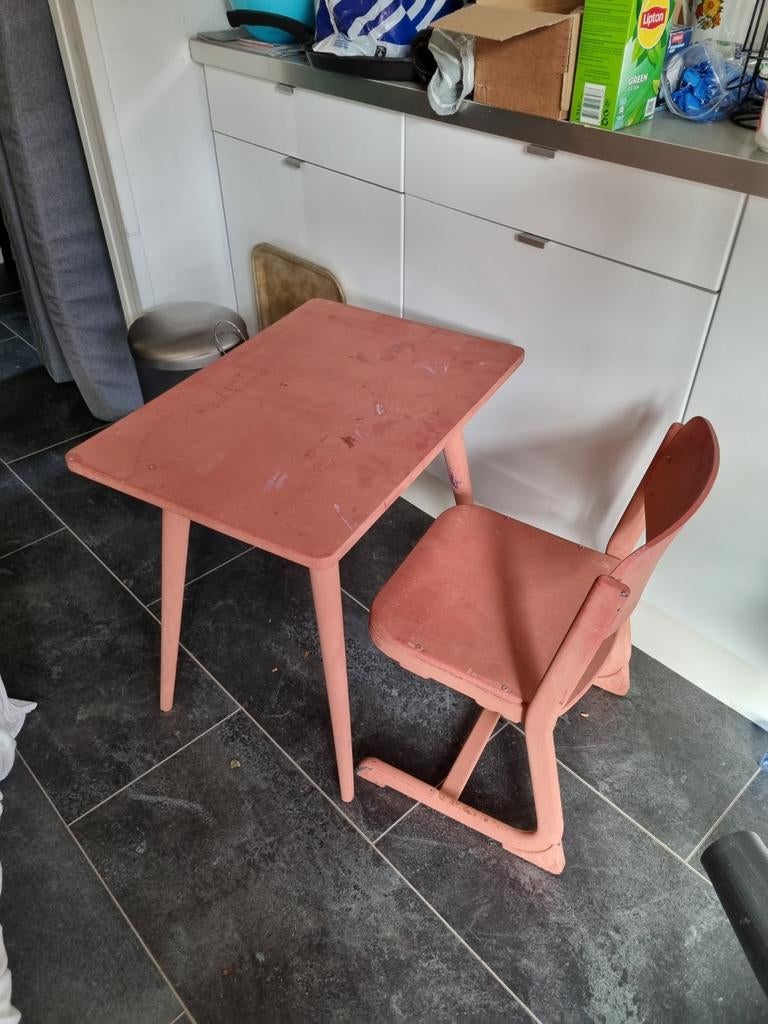 Stoeltje + tafeltje, Kinderen en Baby's, Kinderkamer | Tafels en Stoelen, Ophalen, Tafel(s) en Stoel(en)