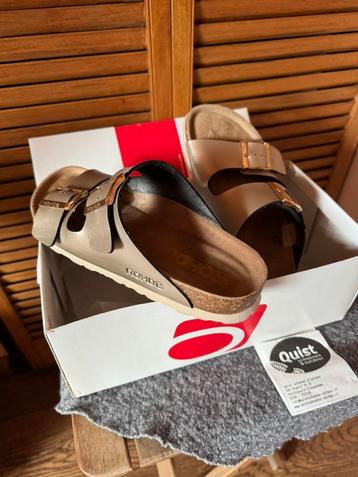 Nieuw Rohde Slippers maat 41 ( kleur Gold) beschikbaar voor biedingen