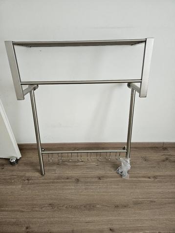 Aluminium kapstok beschikbaar voor biedingen