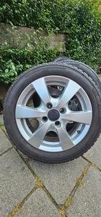 VW Up! Winterbanden met Lichtmetalen Velgen, Auto-onderdelen, Banden en Velgen, Gebruikt, 15 inch, Banden en Velgen, Winterbanden