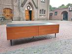 Strak vintage/retro tv meubel teak met zwarte bovenkant, 150 tot 200 cm, Teakhout, Zo goed als nieuw, DeVintagerie