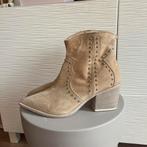 Suede enkellaarsjes maat 38, Kleding | Dames, Schoenen, Beige, Lage of Enkellaarzen, Ophalen of Verzenden, Zo goed als nieuw