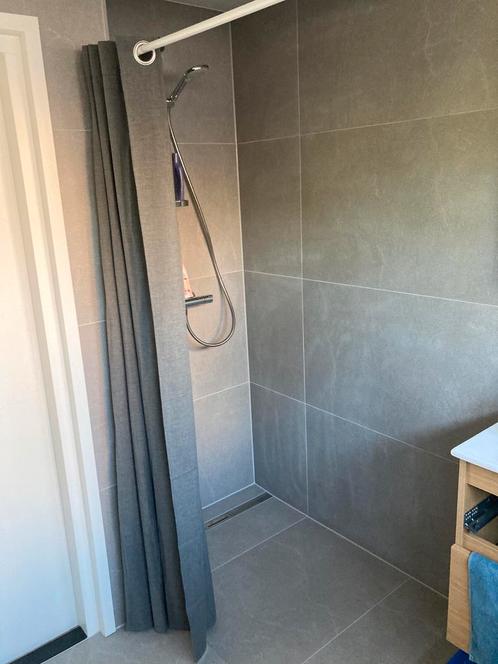 Douchegordijn grijs met stang sealskin, Huis en Inrichting, Badkamer | Badtextiel en Accessoires, Zo goed als nieuw, Overige typen