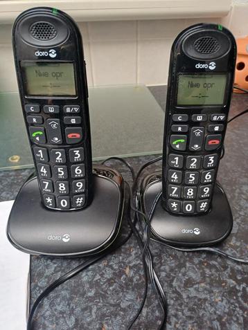 Vaste telefoon set met grote knoppen beschikbaar voor biedingen