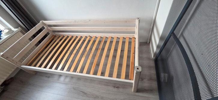 Flexa bed 90x200, Huis en Inrichting, Slaapkamer | Bedden, Gebruikt, Eenpersoons, 90 cm, Hout, Bruin, Ophalen of Verzenden