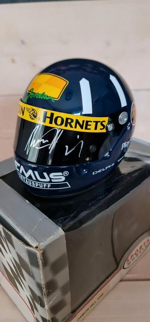 Damon Hill Jordan GP 1998 helm 1/2, Verzamelen, Automerken, Motoren en Formule 1, Zo goed als nieuw, Formule 1, Ophalen of Verzenden