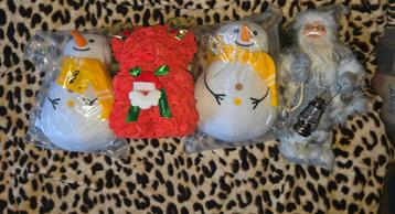 2 nieuwe sneeuwpop jumbo 28cm,1 rozenhertje, 1kerman pop beschikbaar voor biedingen