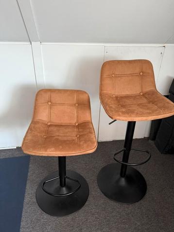 Barkruk verstelbaar 2x beschikbaar voor biedingen