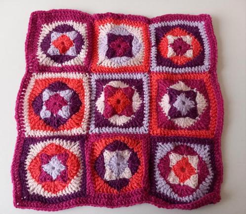 Gondas Creaties Retro Vintage dekentje granny square nr. 1, Huis en Inrichting, Woonaccessoires | Plaids en Woondekens, Nieuw