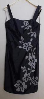 Mooie bewerkte avond jurk van Linea Raffaelli! 40, Kleding | Dames, Nieuw, Grijs, Maat 42/44 (L), Onder de knie
