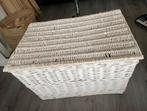 Grote witte rieten mand, Huis en Inrichting, Gebruikt, Overige materialen, Minder dan 50 cm, Ophalen of Verzenden