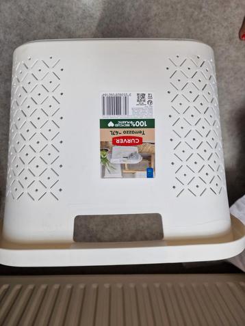 WASMAND GEBRUIKT WEINIG GEBRUIKTE WASMAND 3 € beschikbaar voor biedingen