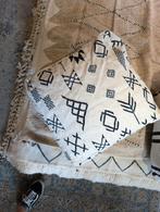 Marokkaanse Pouf & Tapijten - nieuw, Huis en Inrichting, Ophalen, Zo goed als nieuw, Beige, Vierkant