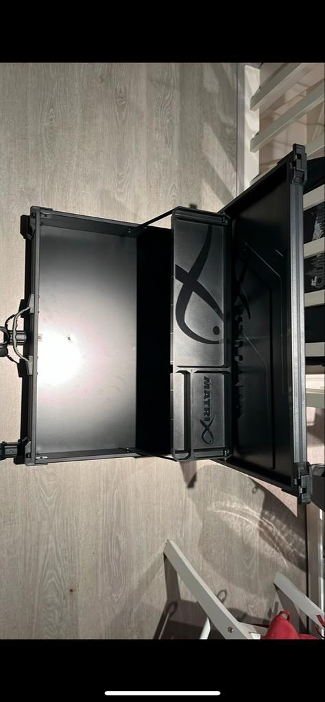 Matrix pro Rigid feeder tray, Watersport en Boten, Hengelsport | Witvissen, Zo goed als nieuw, Complete set, Ophalen