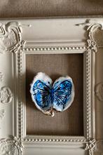 vlinder ~ porselein blauw ~ kleintje kunst ~ atelier, Ophalen of Verzenden, Nieuw, Minder dan 50 cm, Schilderij