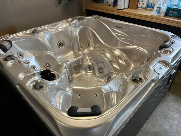 Unieke 5 persoons Spa Solace incl Garantie & Installatie, Tuin en Terras, Zwembad-toebehoren, Zo goed als nieuw, Ophalen