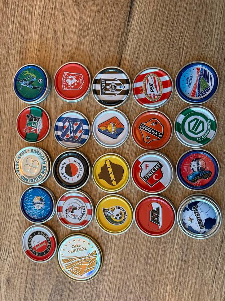Cluppies Plus Compleet - Voetbal Speldjes, Verzamelen, Speldjes, Pins en Buttons, Zo goed als nieuw, Speldje of Pin, Sport, Ophalen of Verzenden