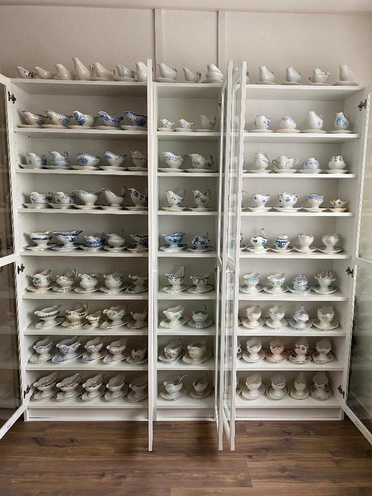 Verzameling juskommen/sauskommen 151x Maastrichts aardewerk, Antiek en Kunst, Antiek | Servies compleet, Ophalen