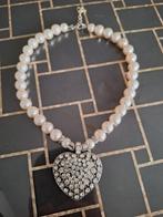 Elegante parelketting met strass hart hanger, Sieraden, Tassen en Uiterlijk, Kettingen, Overige materialen, Wit, Ophalen of Verzenden