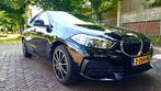 BMW 1-Serie 118i Advantage  2021, Auto's, BMW, 65 €/maand, 136 pk, 680 kg, Zwart