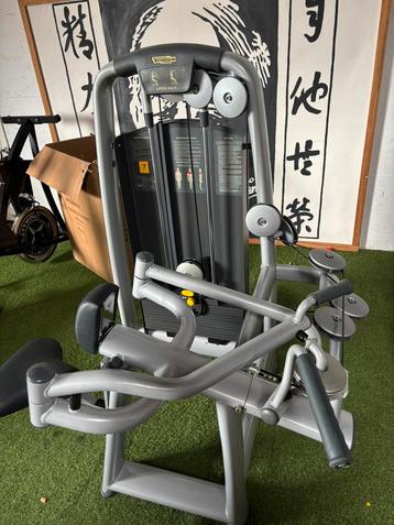 Technogym upper back zgan beschikbaar voor biedingen