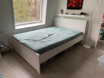 bedframe 140x200cm - afbeelding 1