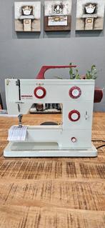 Te koop bernina 900 nova, Hobby en Vrije tijd, Naaimachines en Toebehoren, Ophalen of Verzenden, Zo goed als nieuw, Lockmachine