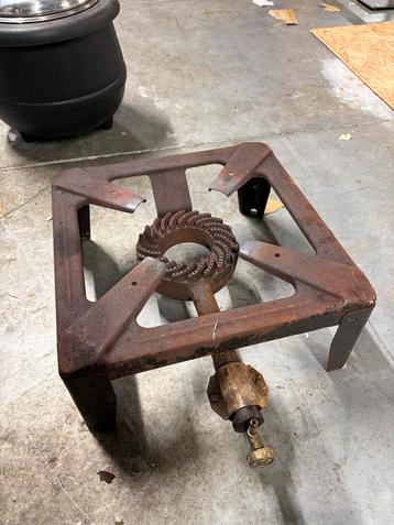 Gasfornuis voor grote pannen beschikbaar voor biedingen