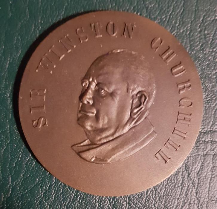 Penning SIR WINSTON CHURCHILL., Postzegels en Munten, Penningen en Medailles, Brons, Nederland, Ophalen of Verzenden