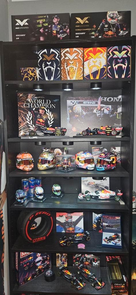 Verzameling Max Verstappen auto's, helmpjes 1:2, 1:4, petten, Verzamelen, Automerken, Motoren en Formule 1, Nieuw, Formule 1, Ophalen of Verzenden