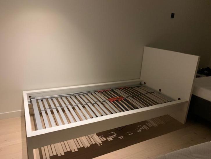 Eenpersoonsbed 90/200 IKEA-MALM + elek. lattenbodem + matras, Huis en Inrichting, Slaapkamer | Bedden, Zo goed als nieuw, Eenpersoons