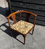 Hoekstoel gestoffeerd, antiek, rijk houtsnijwerk, Antiek en Kunst, Antiek | Meubels | Stoelen en Banken, Ophalen