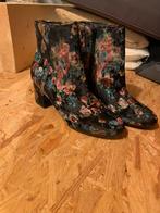 Gebloemde enkellaarsjes mt.38/39, Ophalen of Verzenden, Zo goed als nieuw, Zwart