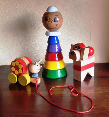kinderkamer decoratief, educatief, vintage houten speelgoed beschikbaar voor biedingen