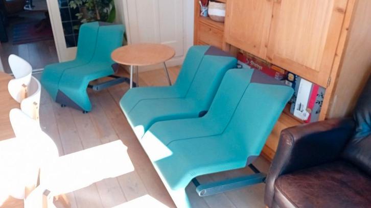 Design Thierry Belt 'wachtkamer'bankje, 2 zits en 1 zits., Huis en Inrichting, Banken | Sofa's en Chaises Longues, Gebruikt, 75 tot 100 cm