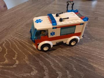 Lego ambulance! beschikbaar voor biedingen