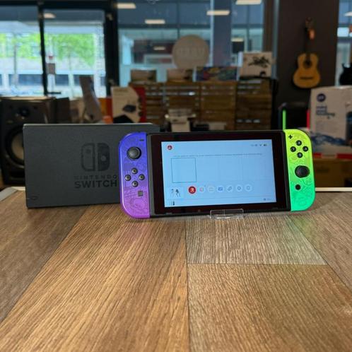 Nintendo Switch Splatoon Skin | Incl lader/ Docking | Met ga, Spelcomputers en Games, Spelcomputers | Nintendo Switch, Zo goed als nieuw