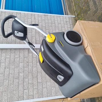 Splinternieuwe Karcher tapijtborstelzuiger CV 66/2  beschikbaar voor biedingen