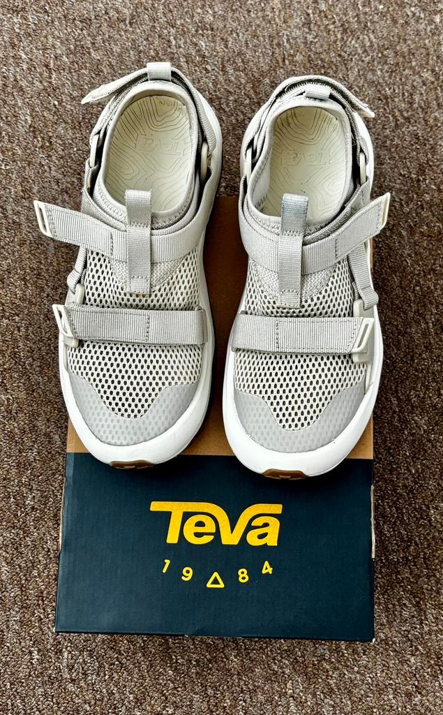 Wandelschoen,Teva, Dames, 38, Beige, Outflow Universal, Sport en Fitness, Loopsport en Atletiek, Zo goed als nieuw, Overige typen