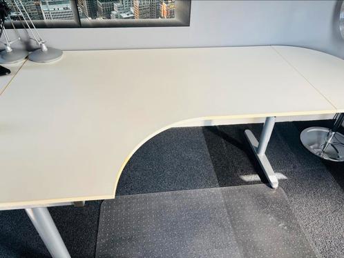 Hoekbureau van IKEA, Huis en Inrichting, Bureaus, Zo goed als nieuw, Bureau, In hoogte verstelbaar, Ophalen