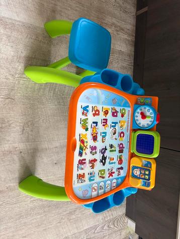 Vtech interactieve leertafel / mijn magische bureau beschikbaar voor biedingen