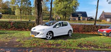 Peugeot 308 GTI 1.6 turbo 200PK *pano* *full option* beschikbaar voor biedingen