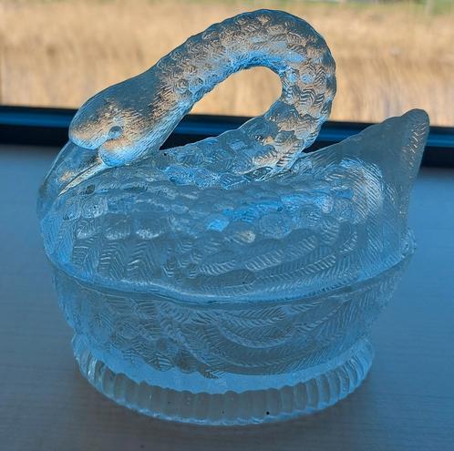 Vintage glazen zwaan of boter schaal met deksel, Antiek en Kunst, Antiek | Glas en Kristal, Ophalen of Verzenden