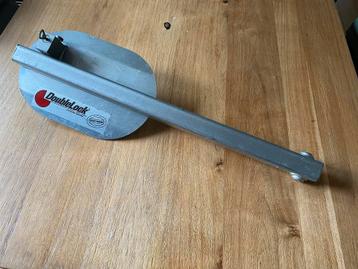 Doublelock Wielklem met sleutels beschikbaar voor biedingen